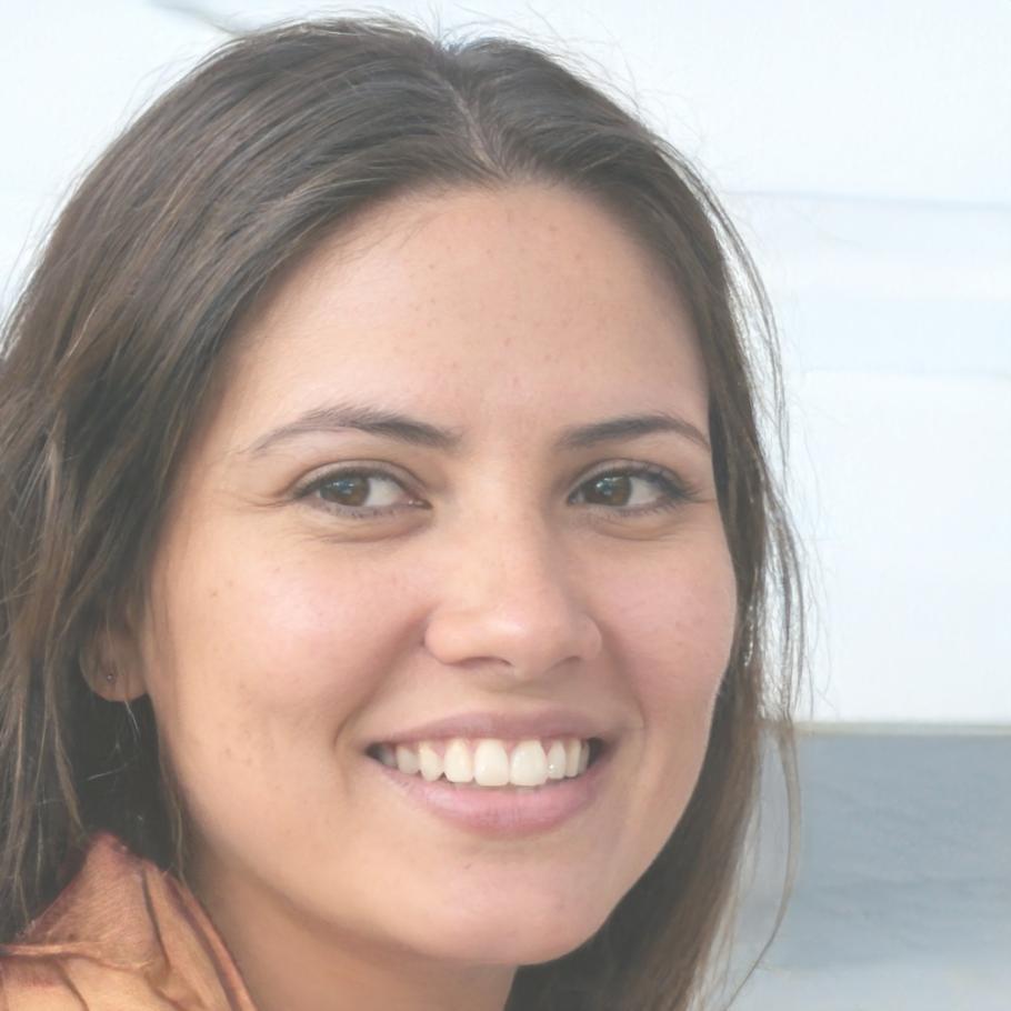 Zeynep Yılmaz - Süs Bitkileri Uzmanı